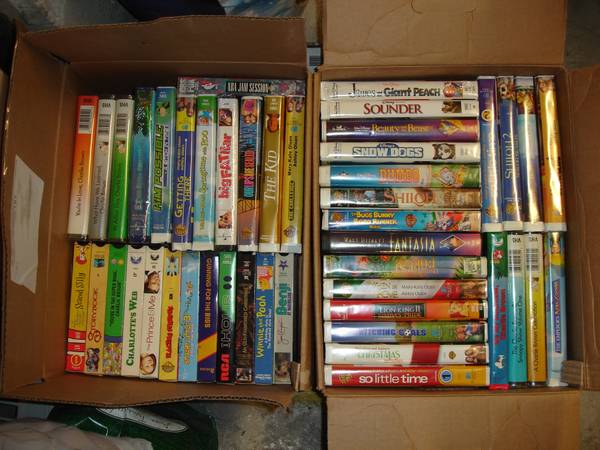 VHS mostly kist movies (Rhode Ialnad)