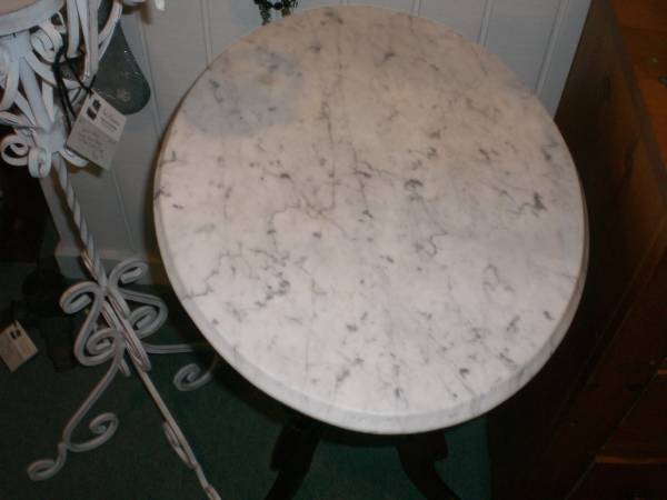 VICTORIAN Burl Walnut Marble Top Parlor Table