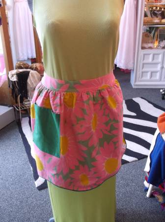 Vintage Aprons...tie one on Great Hostess Gift Idea (Max amp Ollies Vintage Boutique)
