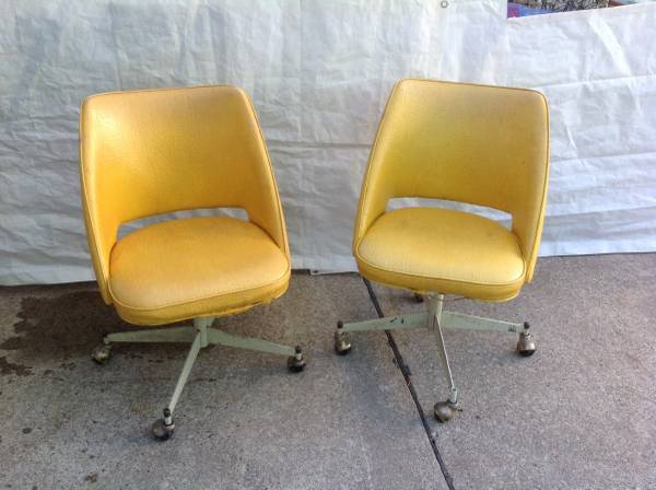 Vintage Brody Retro Swivel Diningroom Chairs
