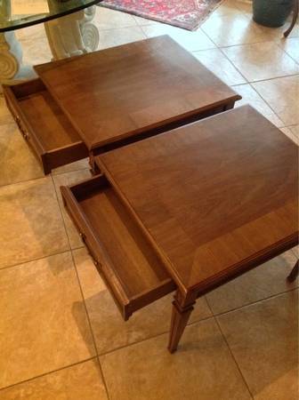 Vintage HERITAGE endside table pair