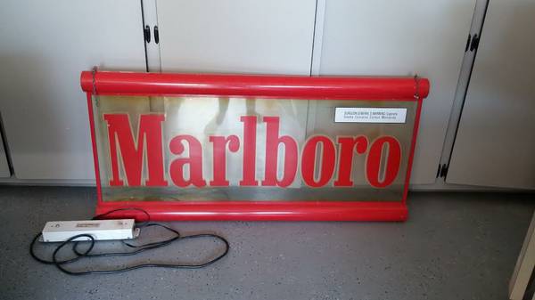 VINTAGE Marlboro Light Up Fluorescent Sign Red amp Clear Collectors Toba