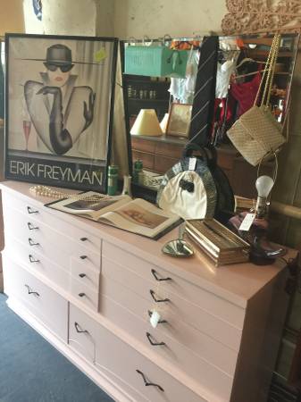 VINTAGE  RETRO PINK DRESSER