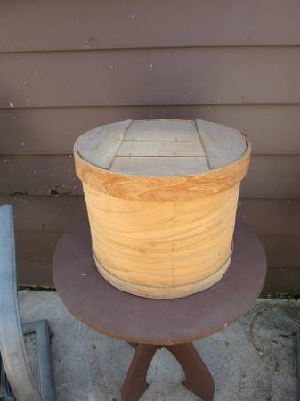 Vintage Round Crate with Lid