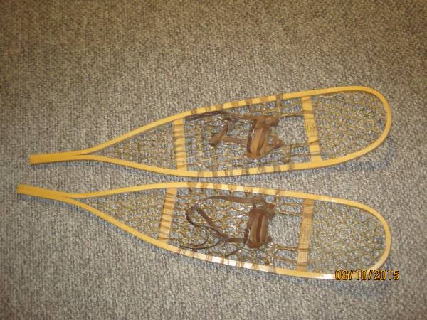 Vintage Snowshoes Like New