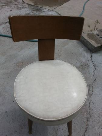 VintageRetro Chair (Denver)