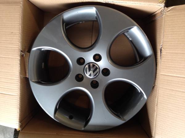 Volkswagen GTI Wheel Rims 18x8