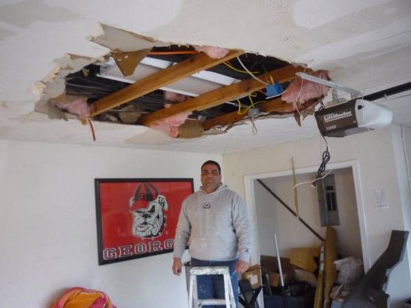 ((((((((( WE DO ALL DRYWALL REPAIRS ))) CALL JULIO (RE.PAINTING.INTERIOR SPECIALIST)))))