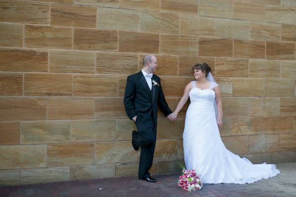WEDDING DRESS SIZE 18WVEILCRYSTAL HEADBANDSKIRT SLIP FOR SALE (Cincinnati, Ohio)