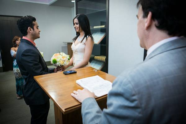 WEDDING PHOTOGRAPHY IN CITY HALL (Downtown)