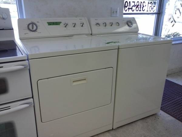WHIRLPOOL WASHER AND  GAS  DRYER SET