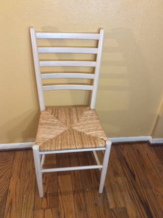 WHITE CHAIR W WOVEN SEATING