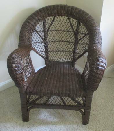 WICKER CHAIR