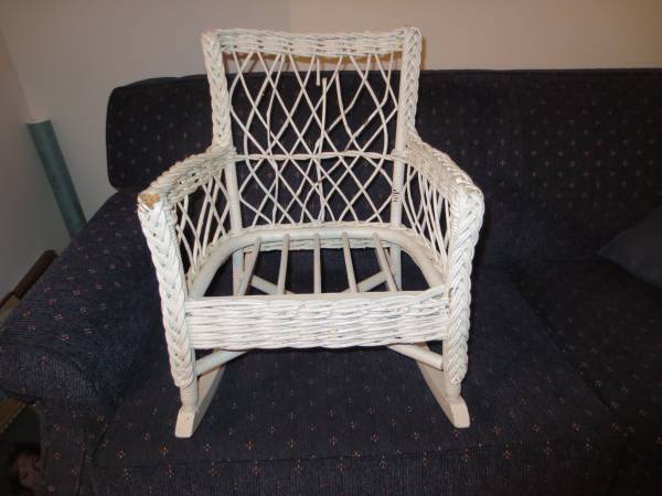 wicker rocker (child)