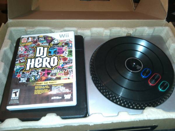 (Wii)Dj hero turntable controllerDj hero game for sale