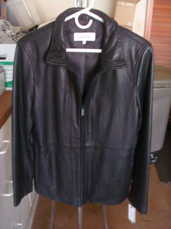 WOMANS LEATHER JACKET