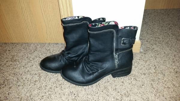 Womens Rocket Dog Boots Size 11