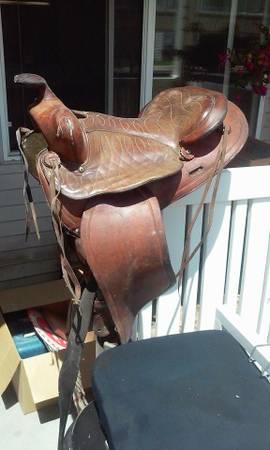 Womens Saddle