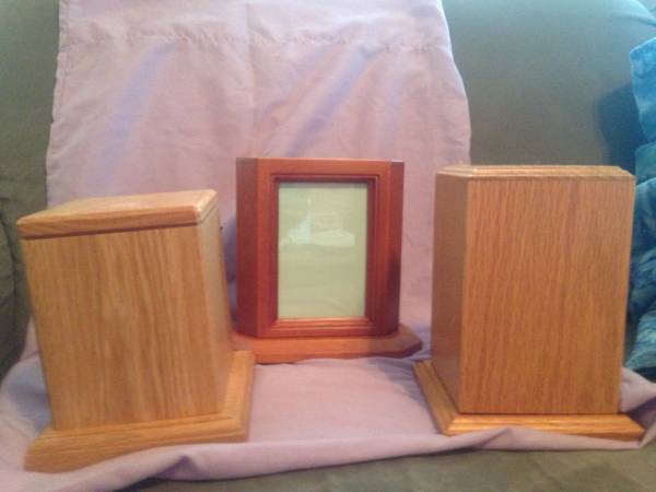 Wood pet urns (Manchester)