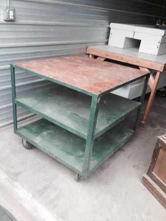 Workbench with casters