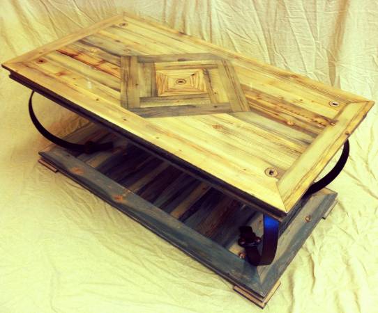 Wyoming coffee table (The Pendleton)