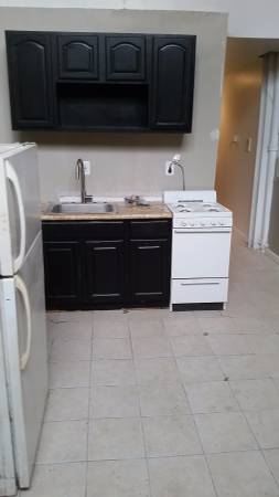 x0024125  Newly Remodeled large rooms Private Bath (SW Philly)