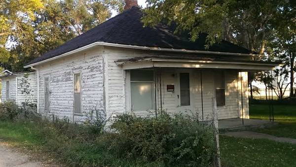 250  1 room in basement a 2 bedroom house (36 amp  Q  so. omaha)