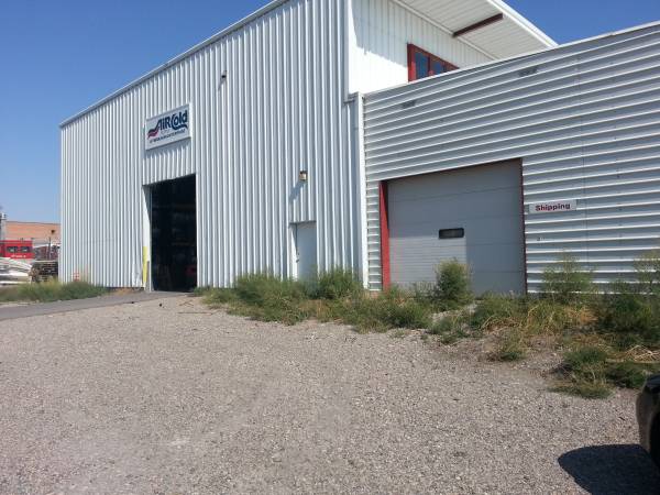 x00243600 12000 sq ft Warehouse with 2000sq ft office (Idaho Falls)
