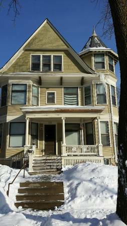 x0024450  Students UWM Area  off Downer Street Huge house with rooms for rent (2704 N Hackett)