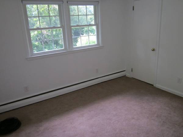 x0024500  All Utilities With Cable And Internet Included (Southington)
