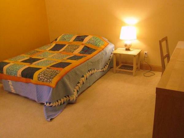 x0024525  Room in beautiful welcoming home wpool (Bloomfield)