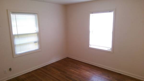 x0024599  Room in 4 BR house with PSU students. No lease, no deposit. (Sylvan)