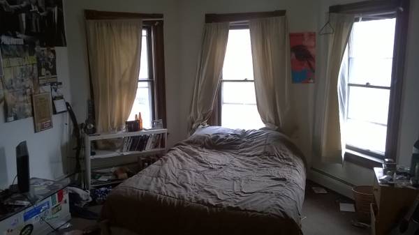 x0024600  large bedroom available june 1st (school st)