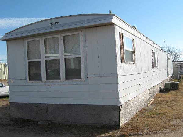x00246350  2 bedroom 2 bath mobile home (Holdrege)