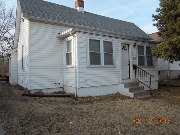 x0024670  CREDIT FRIENDLY HUGE 2 BED HOUSE WITH ATTIC BEDROOM (Hillsdale)