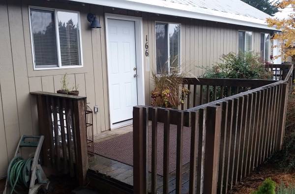 x0024400  room for rent in my home (portland)