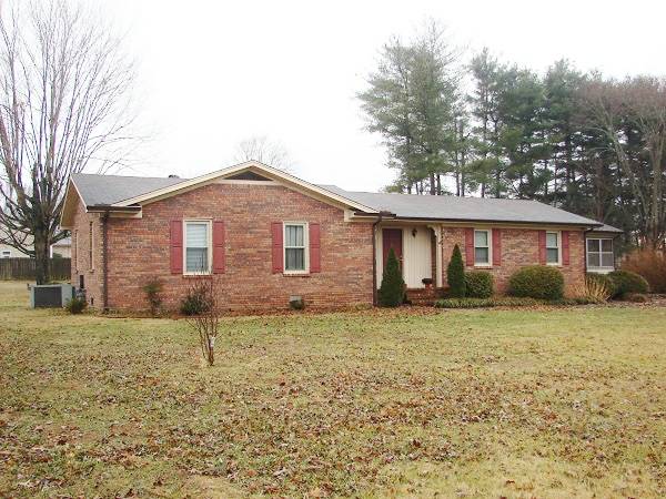 AMAZING TRUE LOG CABIN IN A BEAUTIFUL SETTING5BR4BA (SPENCER)