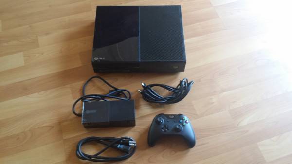 XBOX ONE 500GB GAMING SYSTEM CONSOLE wCONTROLLER amp HOOK UPS