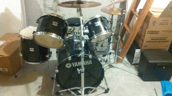Yamaha Drum Set