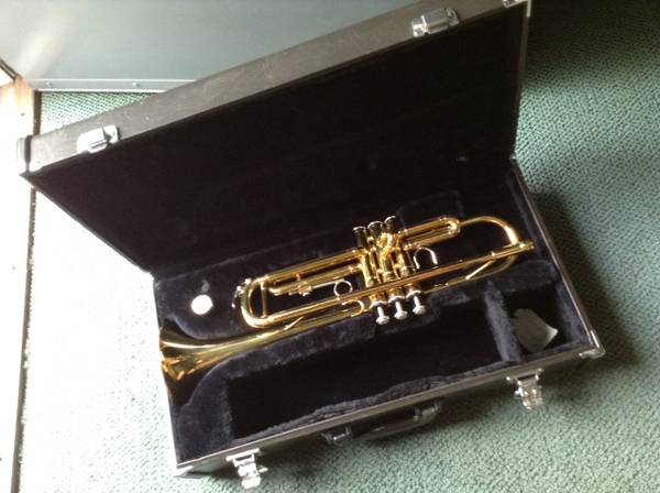 Yamaha YTR2335 Trumpet, Good to Excellent Condition.