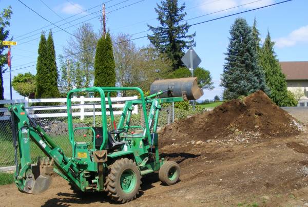 YARD RENOVATOR HOE2WORK4U ExcavationLandscaping Lawn (VancouverPortland areas)