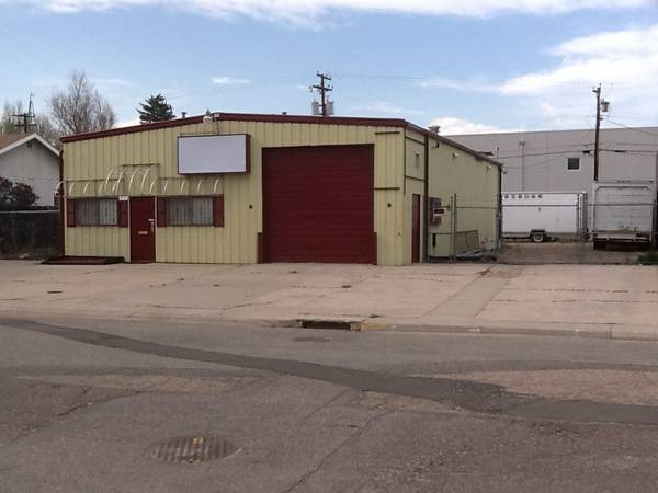 Zoned for MIP or Dispensary. Clean Commercial Building w Fenced Yard
